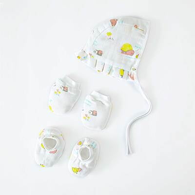 Baby Cap, Mittens and booties Set (0-4 months) Zoo Babbles