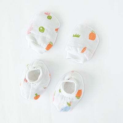 Baby Mittens and Booties 3 Pack Set ( 0 - 6 months ) 100% Cotton