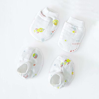 Baby Mittens and Booties 3 Pack Set ( 0 - 6 months ) 100% Cotton